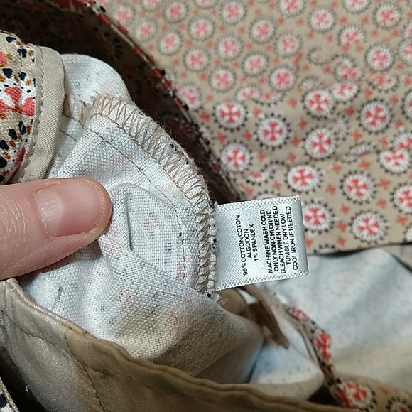 LOFT Cropped Pants - Picture 10 of 14